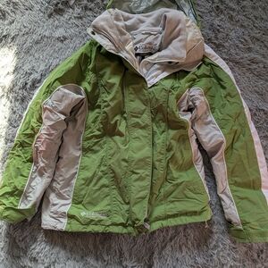 Columbia Women's Green and Cream Ski Jacket